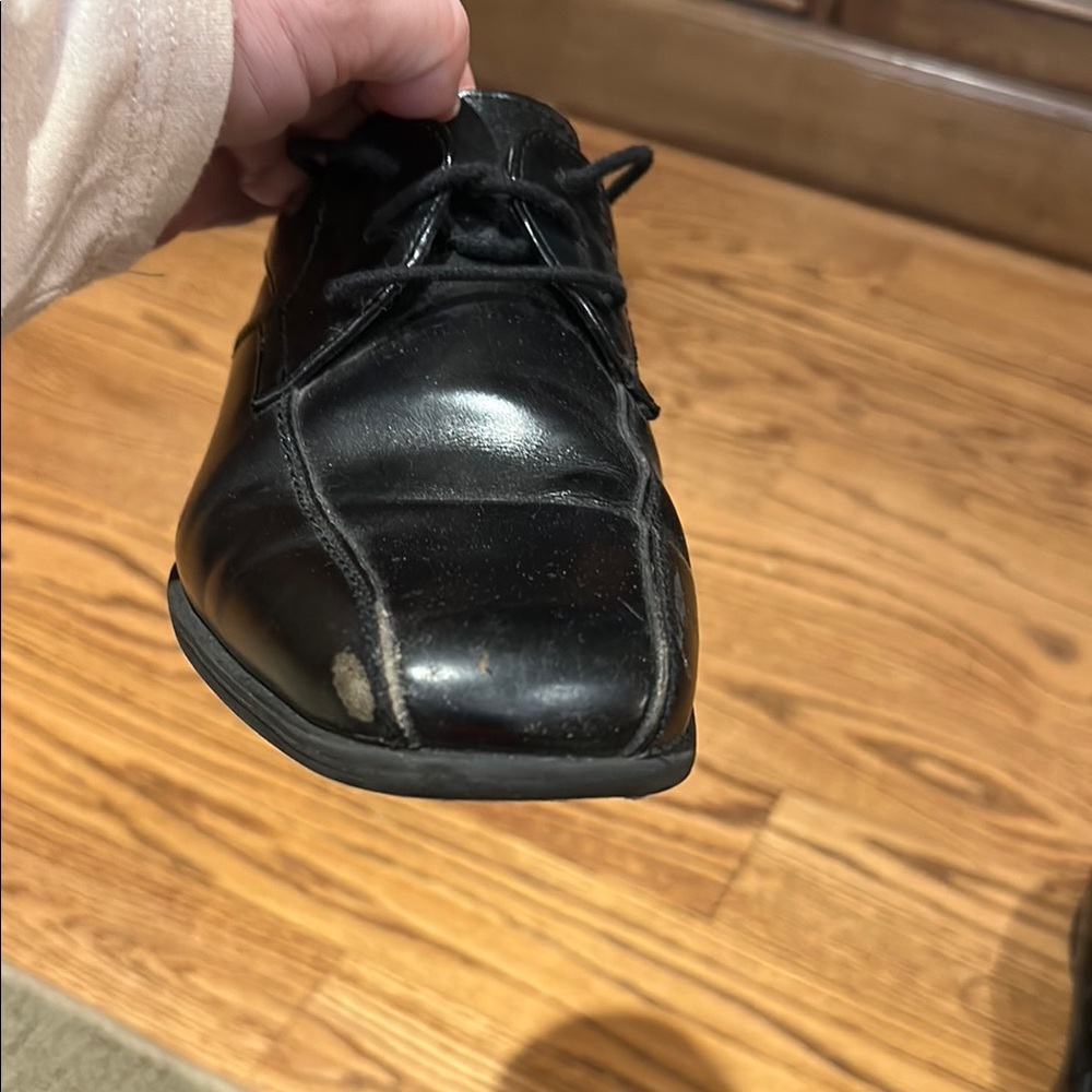 Florsheim Black Dress Shoes with Polished Leather - Picture 7 of 12